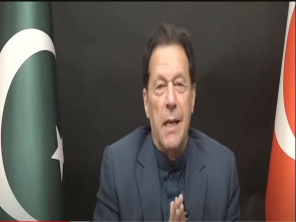 Imran Khan accuses former Pak president Zardari of conspiring to assassinate him 