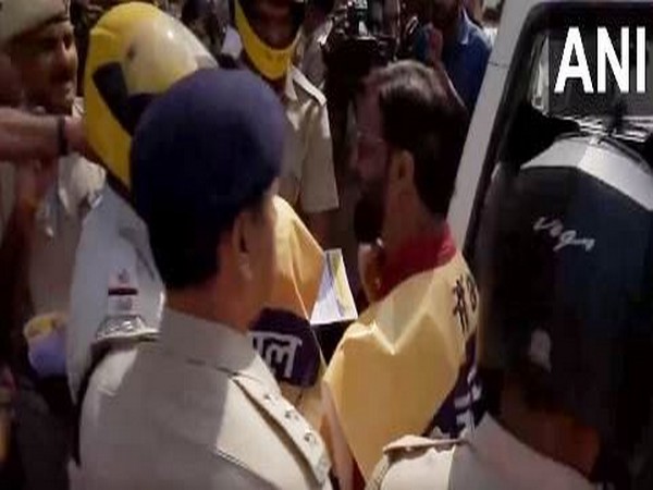 AAP workers protesting against Kejriwal's arrest detained by police