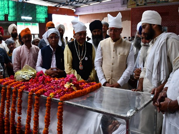 Pushkar Singh Dhami visits Nanakmatta Gurdwara, pays tribute to Kar Seva Pramukh