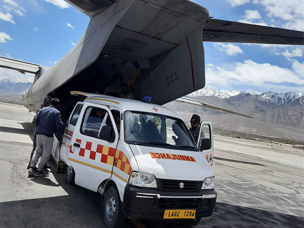 IAF's An-32 aircraft airlifts two critically ill patients from Leh to Chandigarh