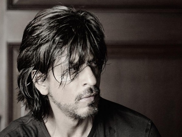Shah Rukh Khan thanks fans as he completes 28 years in industry