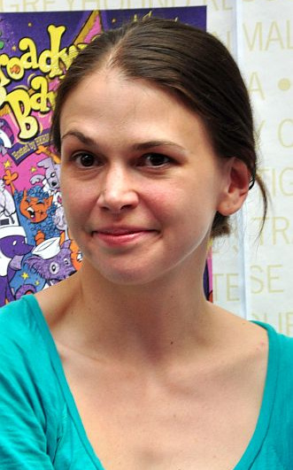 Sutton Foster tests positive for COVID-19 second time