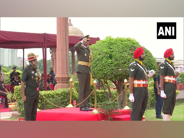 Maldives Defence Force Chief receives Guard of Honour in New Delhi