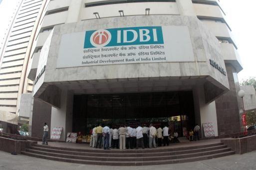 Govt not to participate in LIC's open offer in IDBI Bank