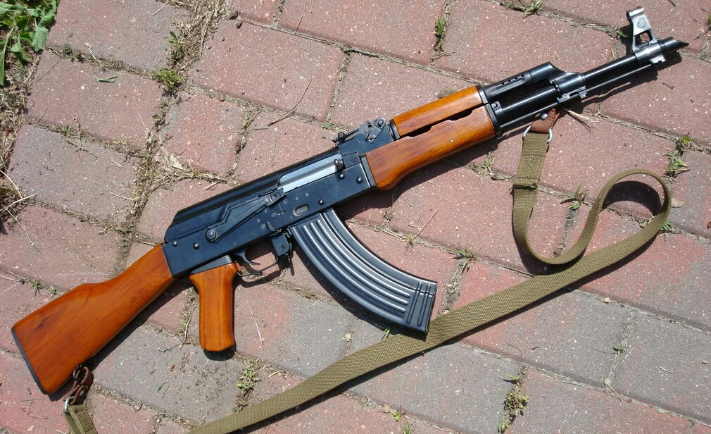 Militants kill 3 cops in J&K's Shopian district in bid to steal weapons