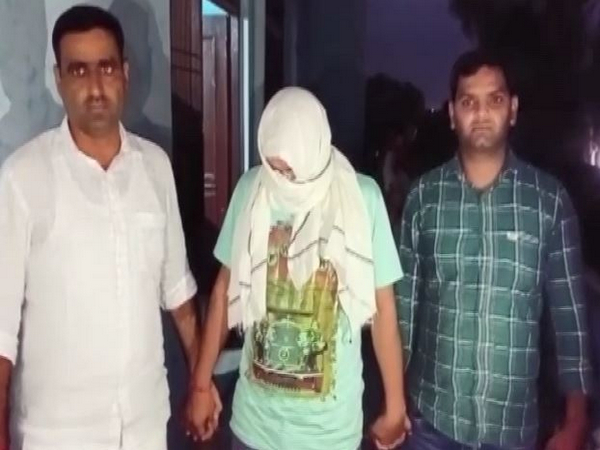 Patwari caught while accepting bribe in Jhajjar by vigilance department