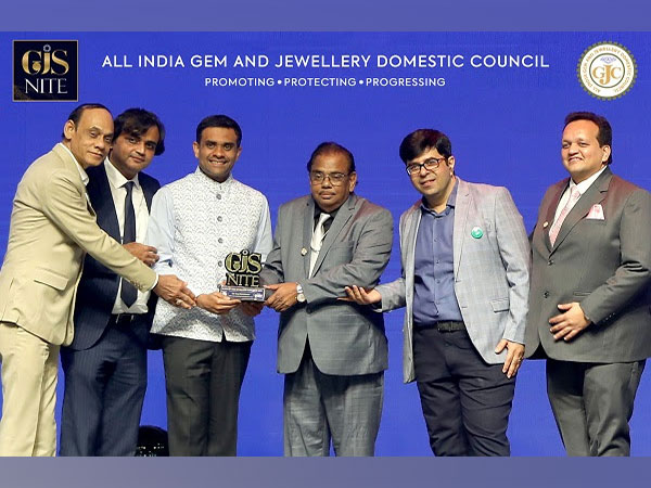 Kirtilals Shines at GJS Nite: Suraj Shantakumar Named 'Icon of the Jewellery Industry 2024'