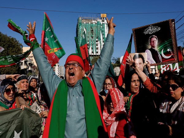 PTI Lawyers Protest Outside Supreme Court Against Proposed Constitutional Court