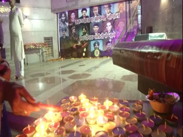 MP: Locals pay tribute to bravehearts' on Diwali in Bhopal temple