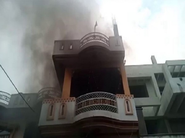 Massive fire breaks out at warehouse in Lucknow