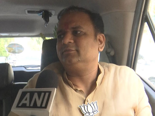 Maharashtra Speaker Confident in Colaba Amid MVA Tensions