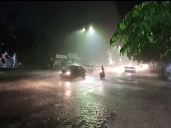 Heavy rains batter TN, deep depression weakens