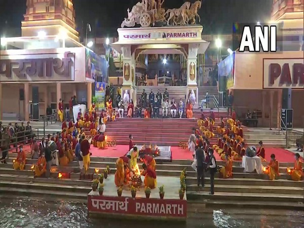 President Kovind performs 'Ganga Aarti' in Rishikesh, says India, Ganga complementary to each other