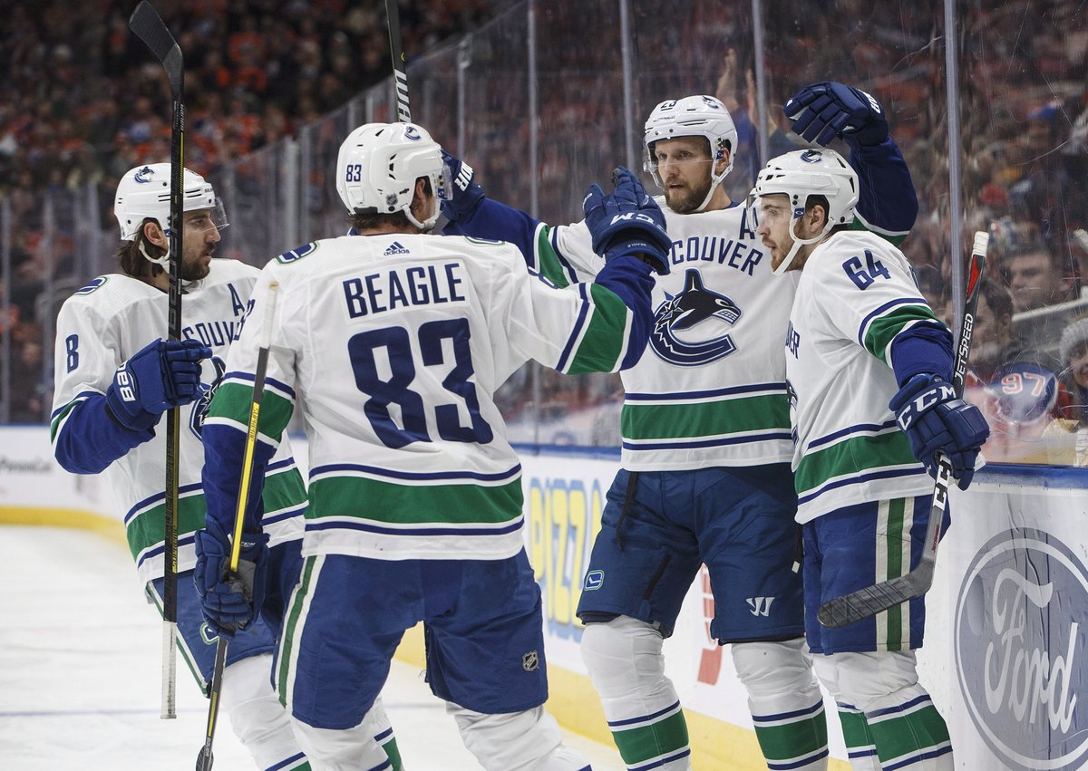 NHL roundup: Habs' Price returns, blanks Canucks