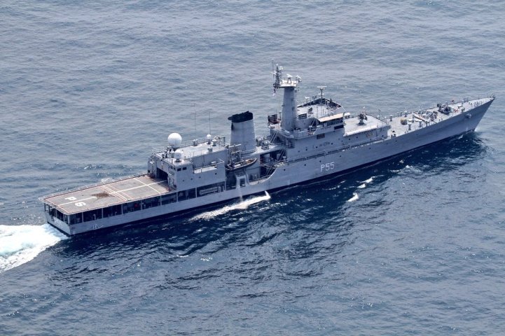 INS Sharda participates in Beypore International Water Fest