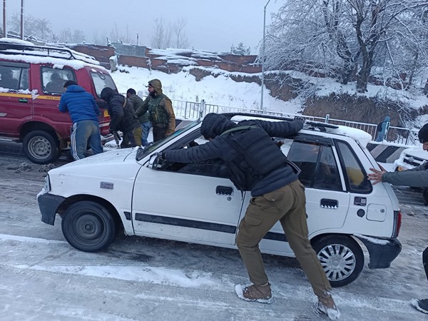 Swift Police Action: Anantnag Gears Up for Winter's Wrath