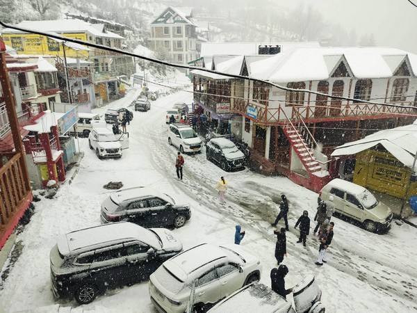 Uttarkashi and Himachal Pradesh Grapple with Snowfall and Cold Wave