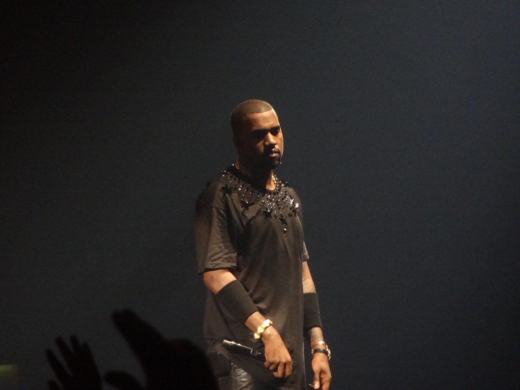 Australia wants Kanye West fully vaccinated before any concert tour 
