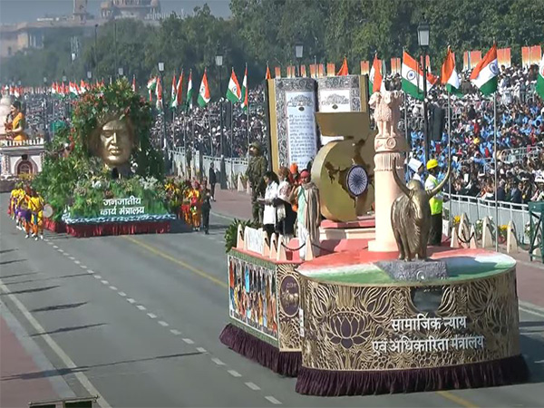 Uttar Pradesh Triumphs at 76th Republic Day with Mahakumbh 2025 Tableau