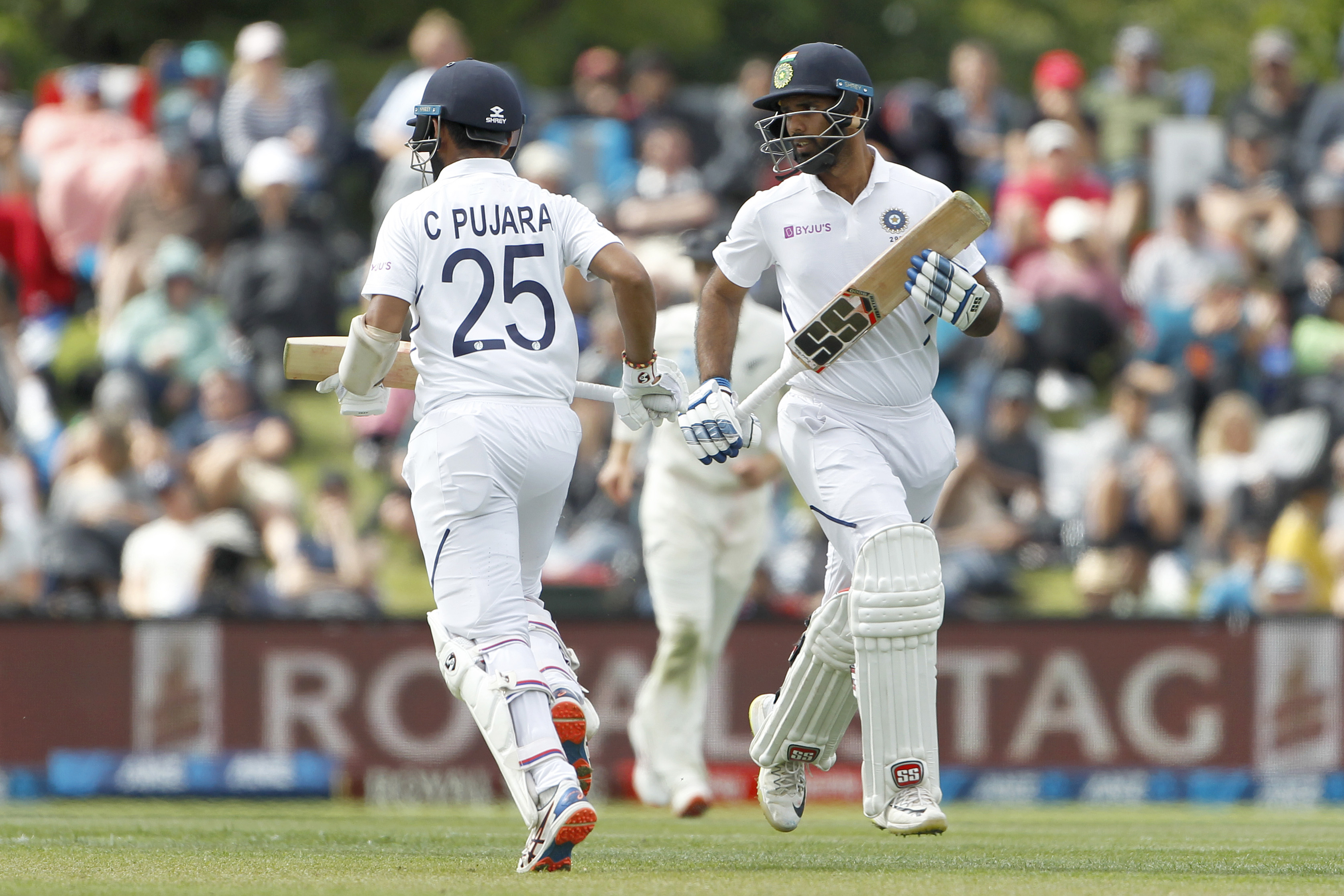 India show intent for fight, reach 194 for 5 at tea