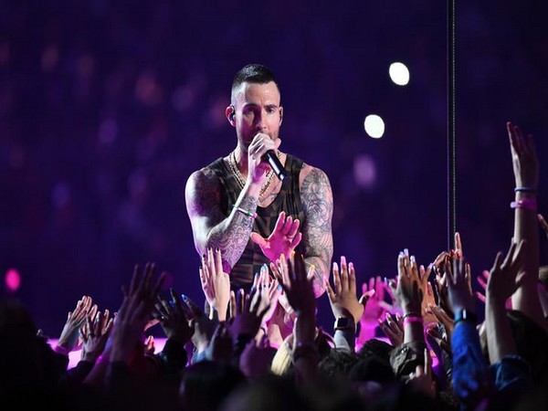  'Maroon 5' lead singer Adam Levine apologises to fans in Chile for bad show