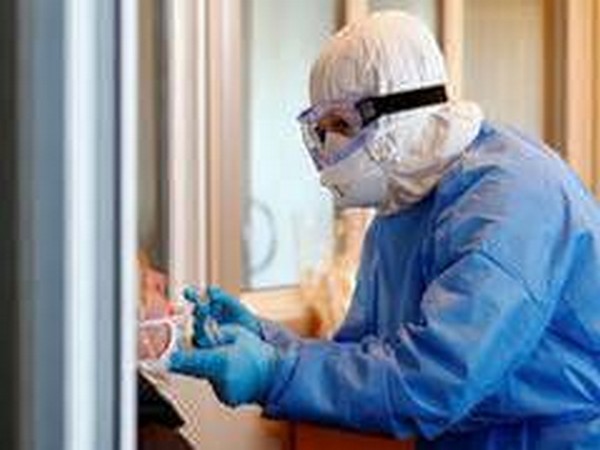 U.S. hospitals slash use of drug championed by Trump as coronavirus treatment