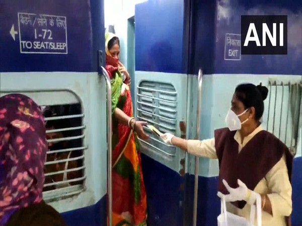 Menstrual Hygiene Day: Railways distributes sanitary pads to women returnees on Shramik trains in Moradabad    