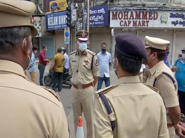 Over 9,000 cases being registered daily against lockdown violators in Hyderabad, says police commissioner
