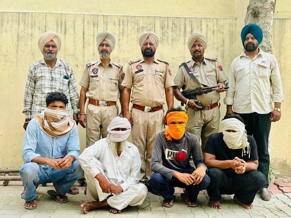 Amritsar Rural Police arrests 6 people, recovers 8 kg heroin, 6 pistols in two seperate drug busts