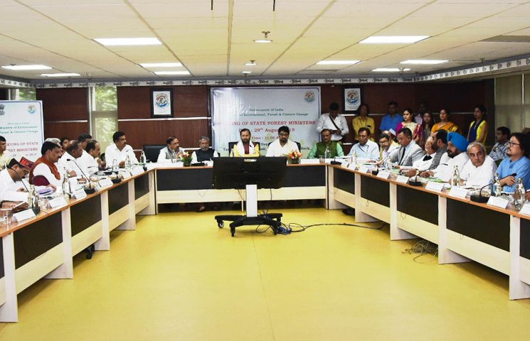 Prakash Javadekar hands over CAMPA funds during State Forest Ministers' meeting 