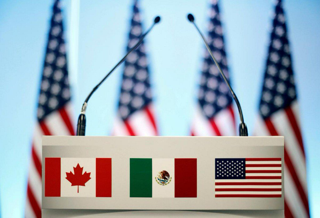 UPDATE 2-Trump to notify Congress in 'near future' he will terminate NAFTA