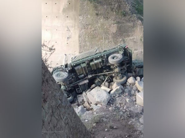 J-K: 2 Army personnel injured after truck falls into Udhampur's Narsoo Nallah 