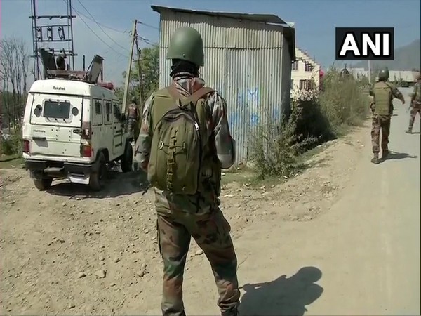 Two J-K policemen receive awards for saving lives during Pak ceasefire violations