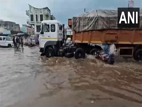 Heavy Rains Cause Severe Waterlogging in Banaskantha; IMD Issues More Alerts for Gujarat