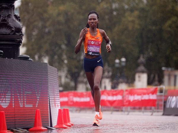 Ruth Chepngetich Shatters Marathon World Record in Chicago