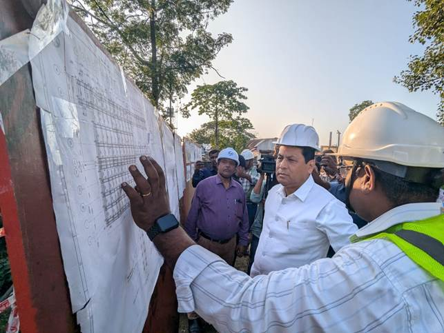 Sarbananda Sonowal Reviews Key Infrastructure Projects at Assam’s Pandu Port