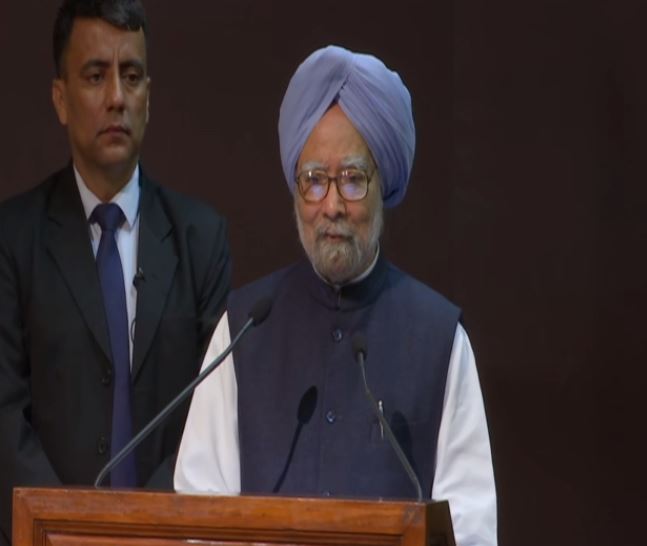 No one can deny sharp slowdown in India's economy: Manmohan Singh