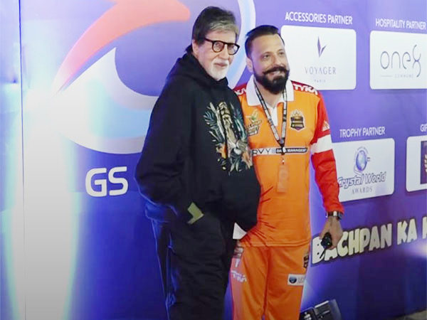 Amitabh Bachchan Shines at Mumbai Sports Event Amid KBC Hosting