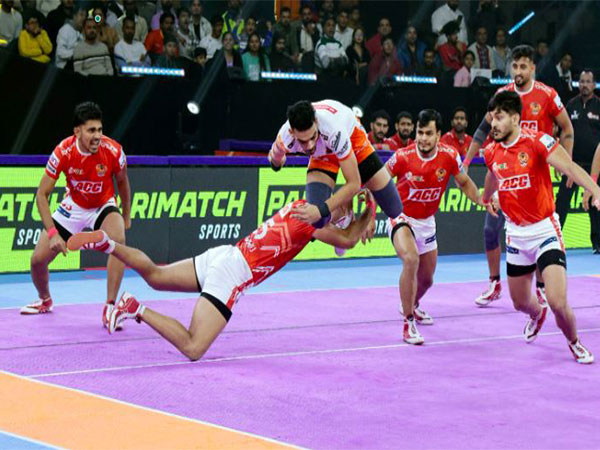 Puneri Paltan's Last-Second Triumph Over Gujarat Giants in Thrilling Pro Kabaddi Clash