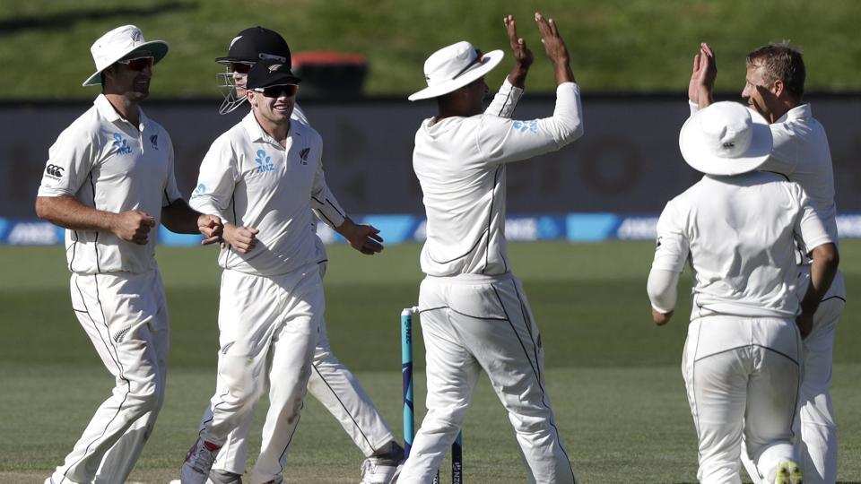 UPDATE 1-Cricket-NZ seal series with victory in 2nd Sri Lanka test