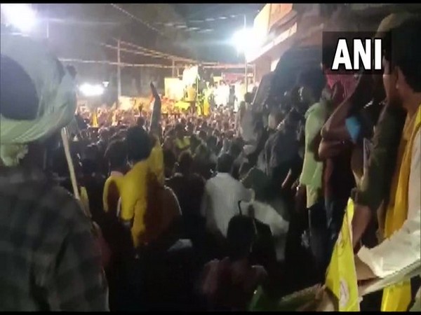 Andhra Pradesh: Kandukur hospital hands over bodies of TDP workers killed in stampede to their family