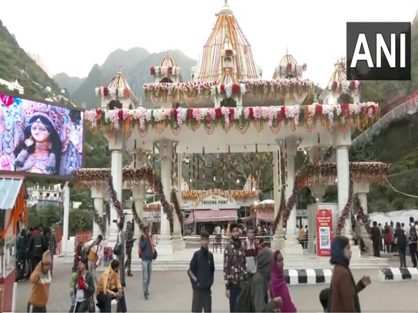 J-K: Vaishno Devi Temple in Katra records highest number of pilgrims in a decade