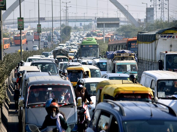 Heavy traffic chokes routes to central Delhi