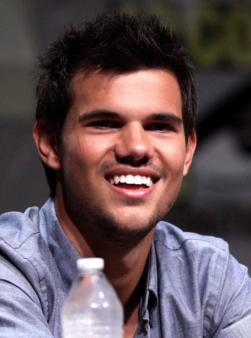 Taylor Lautner was 'scared' to go out of his house for a decade following 'Twilight' success