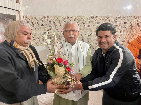 Haryana CM visits Shefali Verma's home in Rohtak after T20 WC win