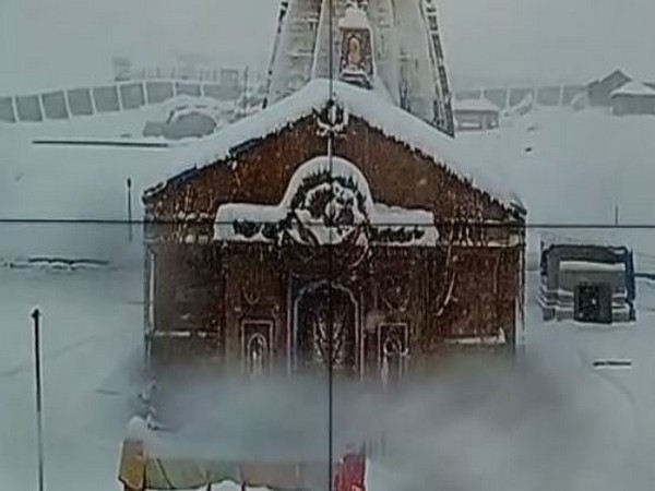 Uttarakhand: Kedarnath Temple wrapped under heavy snow