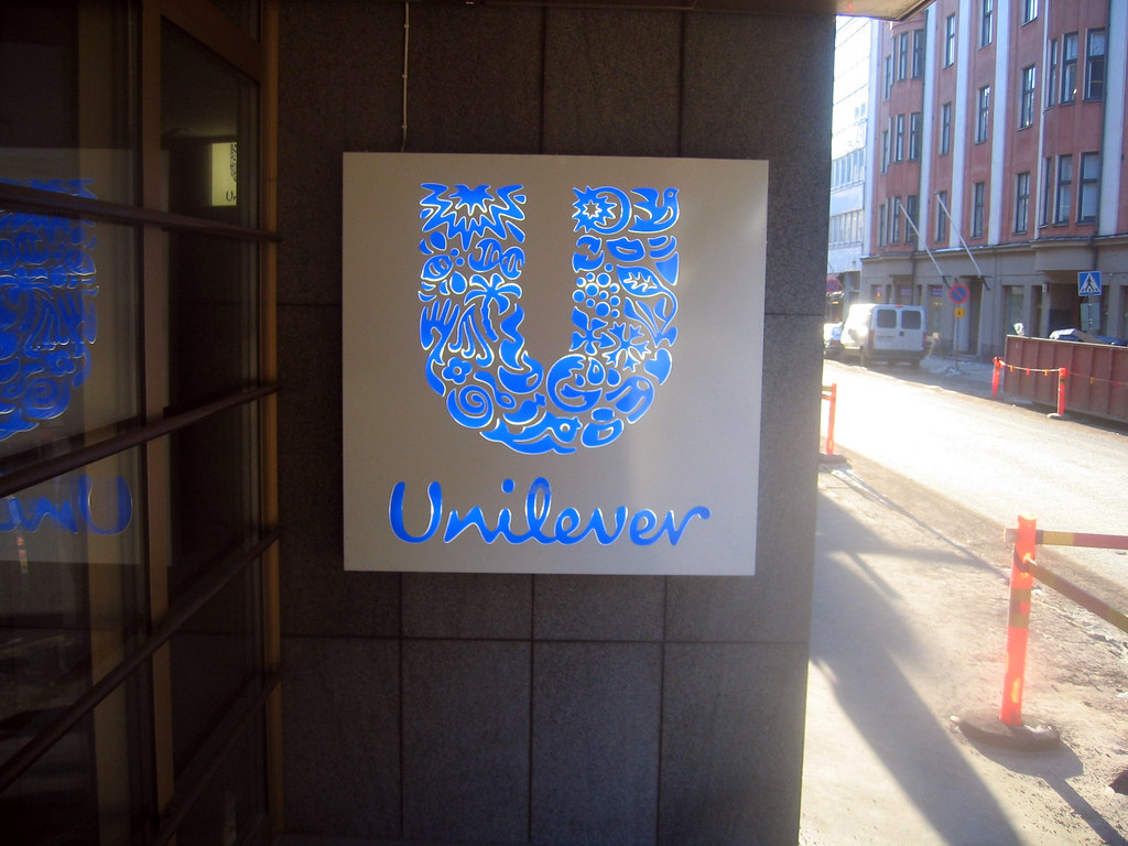 NEWSMAKER-Unilever turns to former Heinz exec to steer new course