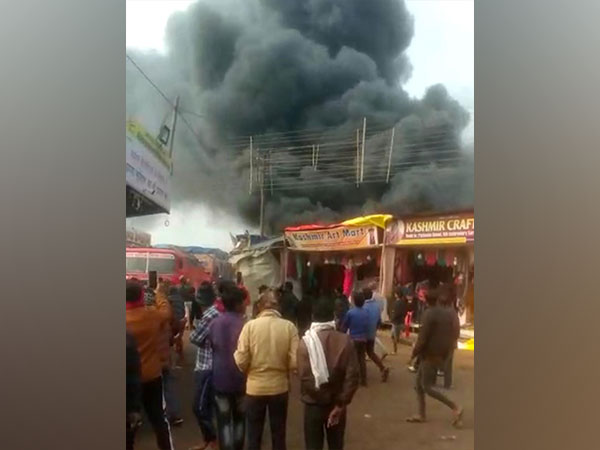 MP: Fire at 4 shops in Gwalior trade fair, no casualty reported