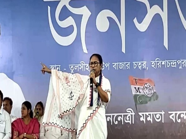Either apologise or accept you had lied: Mamata Banerjee on Amit Shah's claim on submission of utilisation certificates