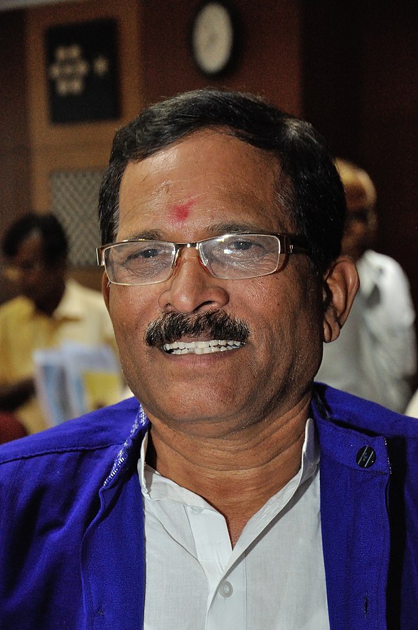 Shripad Y. Naik conveys best wishes to Mountaineering expedition team to climb Mt. Elbrus